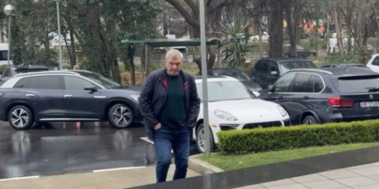 Listat e kandidatëve për “Shqipërinë Madhështore”/ Një ditë para dorëzimit në KQZ, aleatët e Berishës shkojnë në seli