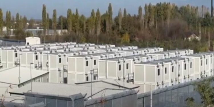 Ish-kryeministri italian, Matteo Renzi viziton të mërkurën kampin e Gjadrit