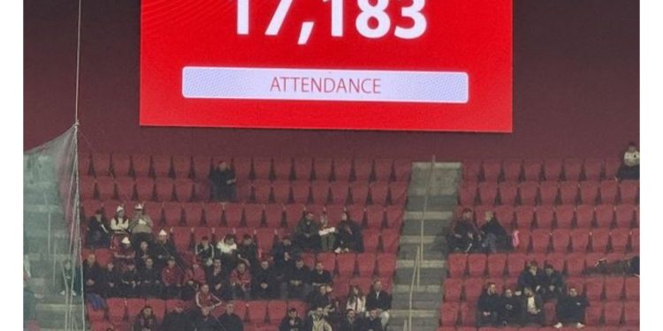 Përplasja FSHF-Tifozët Kuq e Zi, mbi 5 000 vende bosh në stadium sonte