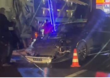 Dy të plagosur nga një aksident mes një makine dhe mjeti të tonazhit të rëndë në Elbasan