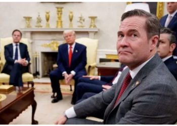 Zyrtarët amerikanë ndanë gabimisht planet e sulmit në Jemen me gazetarin, shpërthejnë kritikat në SHBA, ligjvënësit demokratë kërkojnë hetim