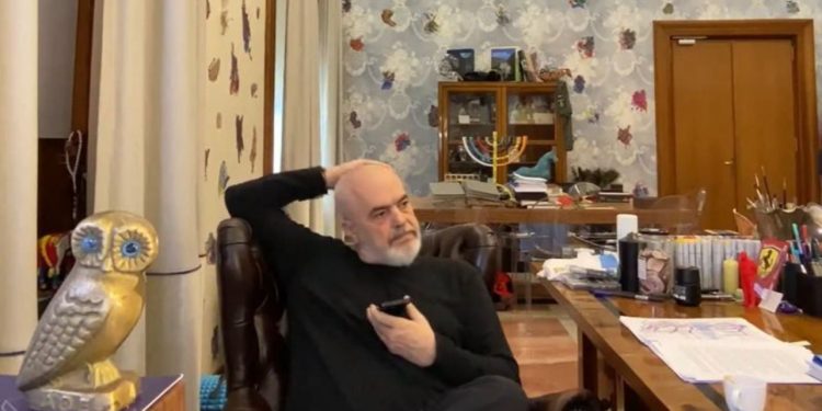 Live në Facebook, Rama telefon Ballën dhe zbardh agjendën e takimeve në Greqi