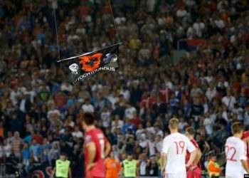 Serbia e dënuar nga UEFA. Specialisti i sportit: Tifozët serb nuk mund të vinë në Tiranë!