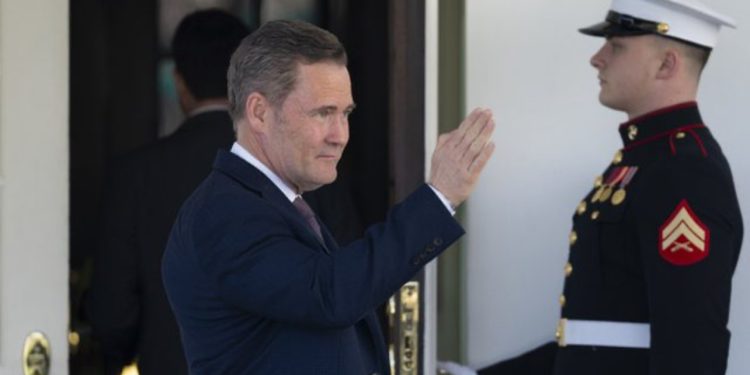 “Është një idiot i ndyrë”/ POLITICO: E ardhmja e Mike Waltz është në rrezik pas rrjedhjes aksidentale të planit të luftës