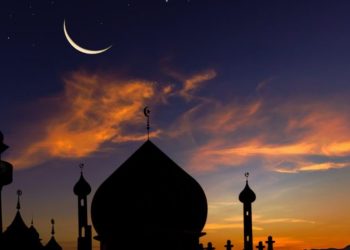 “Vlen sa njëmijë muaj”, sonte myslimanët festojnë Natën e Kadrit