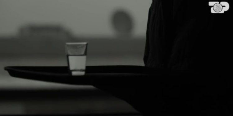 ‘Për një gotë raki…’, zanafilla e hasmërisë së përgjakshme mes ‘Mandelave’ dhe ‘Bandës së Cërrikut’