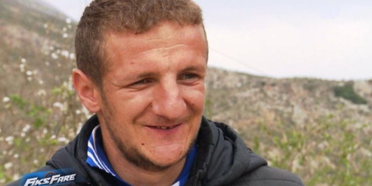 Tepelenë/ 21 vjeçari nuk di të shkruajë dhe as të lexojë: Më ndihmoni, dua të mësoj!