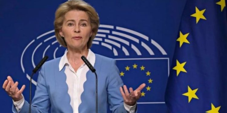 Tarifat doganore 25% për automjetet e importuara, reagon BE ndaj vendimit të Trump: Të keqardhur për vendimin