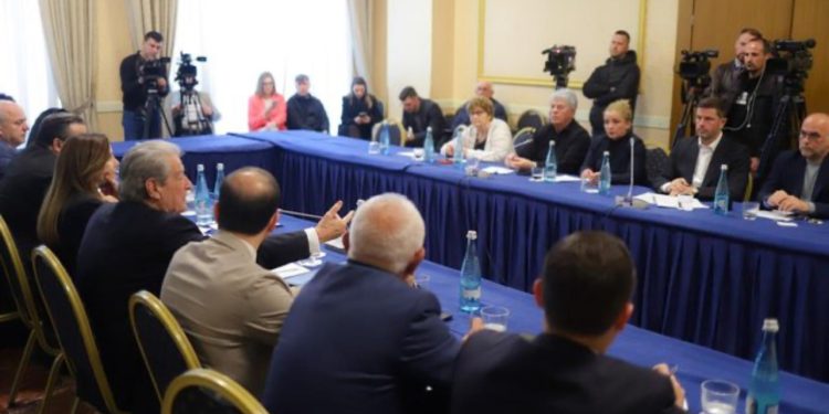 Biznesi dhe drejtësia/ Berisha: Duhet të ngrini zërin, shqiptarët kanë nevojë për një rireformim të sistemit