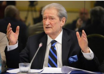 Berisha prezanton programin e biznesit: Taksë e sheshtë 10%, ulje e detyrimit të sigurimeve shoqërore, TVSH zbret në 15%