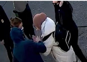 Videoja virale që po trondit SHBA-të/ Studentja turke u arrestua në rrugë nga agjentët e ICE, kishte qëndrime pro Palestinës