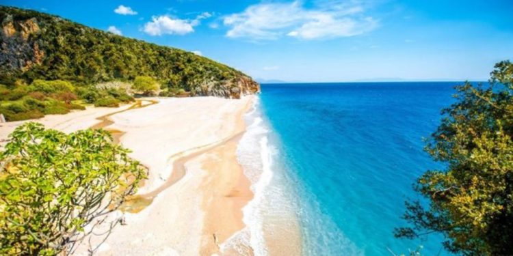 “CN Traveller”: Zbuloni plazhet më të mira në Shqipëri