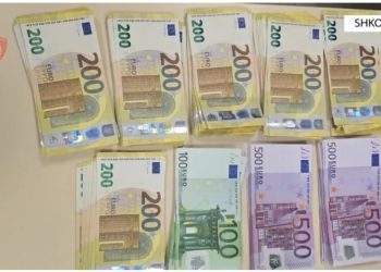 Shkodër/ Turistët irlandezë bëjnë gjestin human, gjejnë 41 mijë euro dhe i dorëzojnë në polici