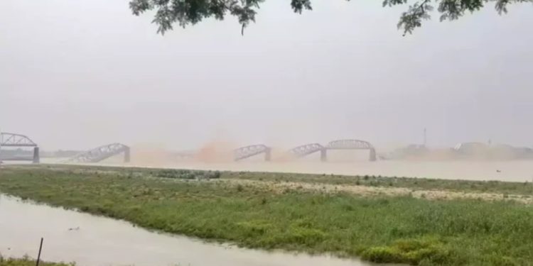 VIDEO/ Tërmeti me magnitudë 7.7 ballë në Myanmar, shembet ura historike e vitit 1934