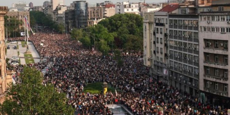 Protesta të reja në Serbi, bllokime rrugësh në qytete të ndryshme
