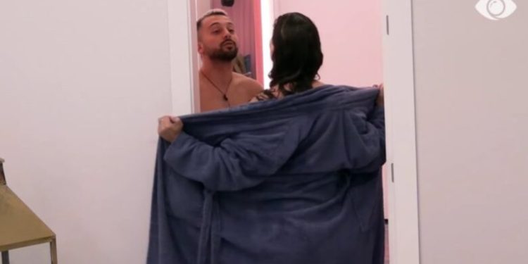 Në debat e sipër, Rozana i zhvishet para syve Gjestit: A po don me më këqyrë?