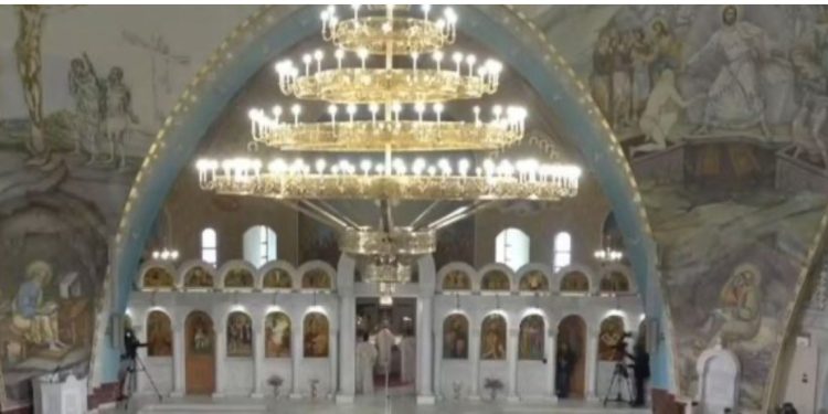 Liturgjia e parë e Kryepeshkopit Joan në katedralen “Ngjallja e Krishtit”, mesha mbahet në gjuhën shqipe