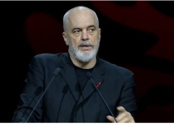 “Administrata është zero”/ Rama i përgjigjet emigrantes: Pjesa dërrmuese e shërbimeve merren në e-albania! Nuk ka nevojë të vish në Shqipëri