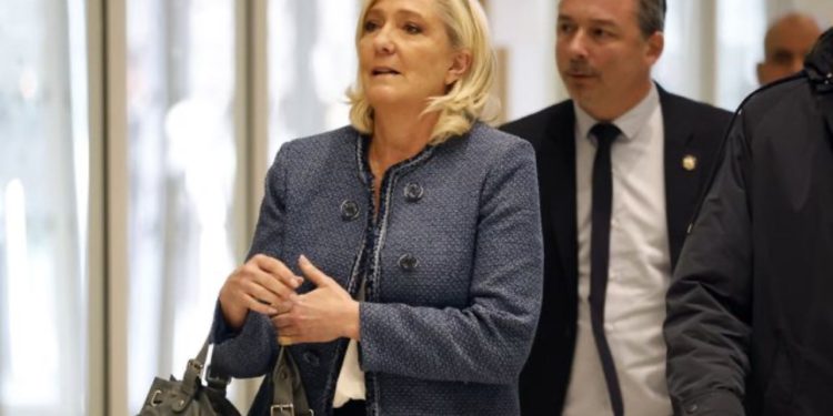 Liderja e së djathtës ekstreme në Francë, Marine Le Pen, shpallet fajtore për përvetësim të fondeve të BE-së