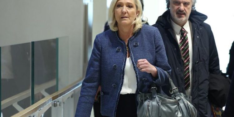 Zbardhet dënimi i plotë i Marine Le Pen/ 4 vite arrest shtepie, 100 mijë euro gjobë dhe ndalim për të kandiduar si Presidente