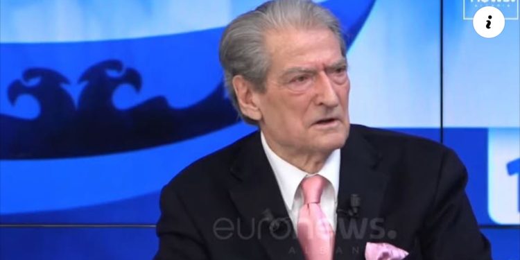 “Agron Shehajt i ofrova Bashkinë e Tiranës”, Berisha: I kam kërkuar të mos largohet