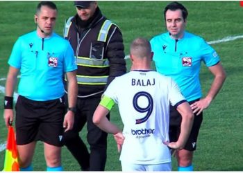 Superliga/ Barazim me 4 gola në Kurbin, Vllaznia shmang humbjen ndaj Laçit