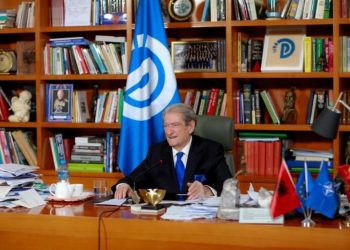 “Nuk do të ketë rrugë me taksa në Shqipëri”/ Berisha: Do ulet çmimi i naftës…