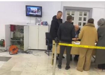 Primaret e PD, mbyllet votimi në selinë blu