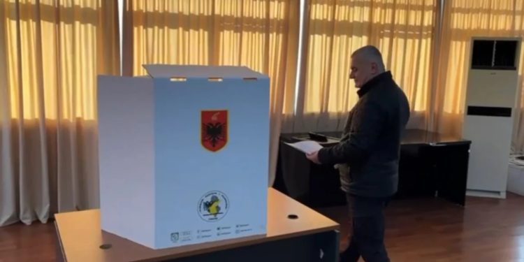 Primaret e PD, votojnë mbi 41 mijë e 600 demokratë