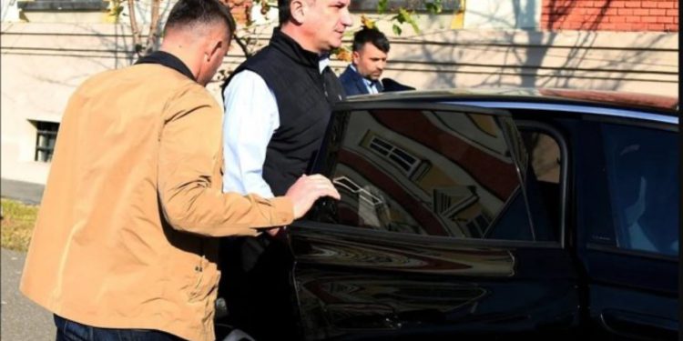 Media prestigjioze Bloomberg: Arrestimi i Veliajt rrezikon Ramën, BE mbron SPAK!