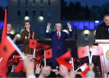 Tubimi i 2 marsit/ Meta nga burgu: Dita për të kuptuar rëndësinë jetike të mbrojtjes së Kushtetutës