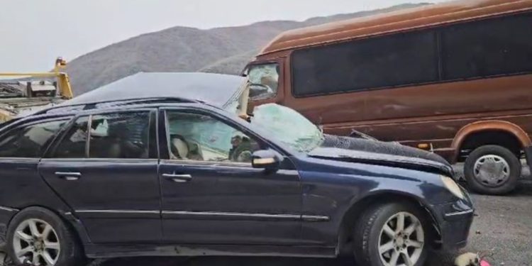 EMRAT/ U përplasën me furgonin, identifikohen viktimat e aksidentit tragjik në Peqin