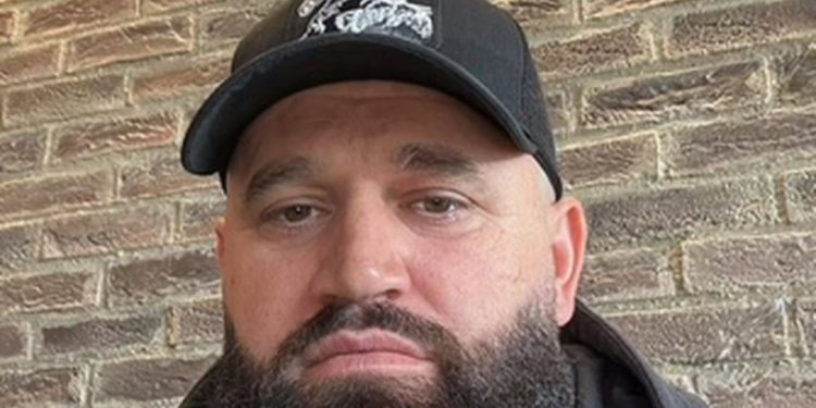 Fotot në Tik-Tok dhe Facebook, “marrin në qafë” bosin shqiptar të trafikut të emigrantëve në Angli