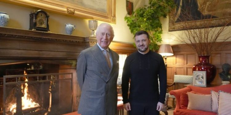 Vizita në Londër, presidenti Zelensky takon mbretin Charles në Sandringham