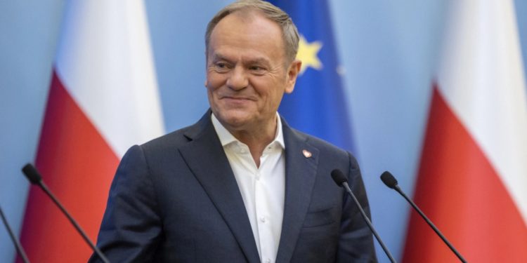 Tusk: Paradoks! 500 milionë europianë u kërkojnë 300 mln amerikanëve t’i mbrojnë nga 140 mln rusë