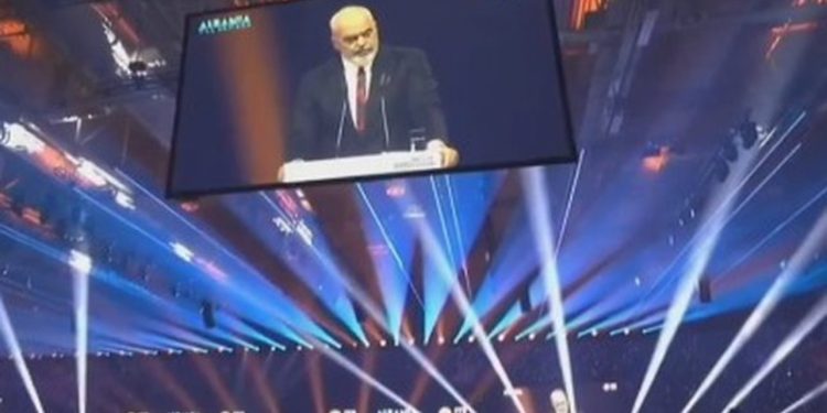 Rama në Berlin: Të vetmit gjermanë që vizituan Shqipërinë ishin futbollistët me Bekenbauer