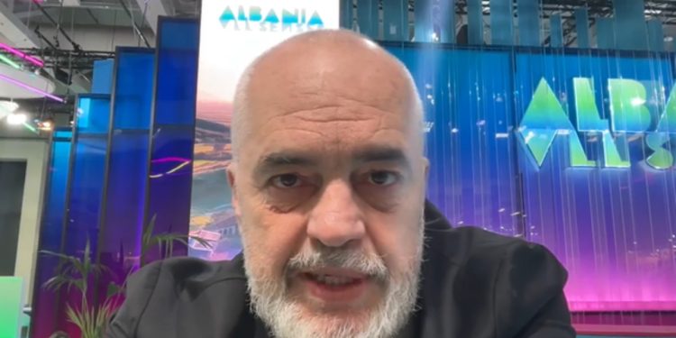 A do ta kalosh oqeanin? Rama-komentuesit: Qenke zgjuar në kënetë sot, unë e kaloj sa herë të dua! Po ia lë kohës se dua të të bëj një surprizë