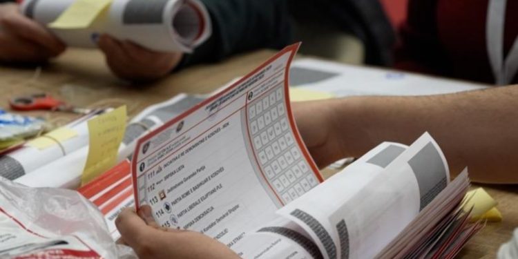 KQZ përfundon numërimin e votave me postë, Lëvizja Vetëvendosje mbetet e para