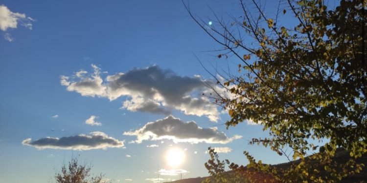 Kushte atmosferike të qëndrueshme, parashikimi i motit për sot