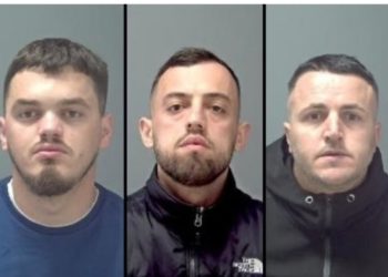 U shpallën fajtorë për trafikim të lëndëve narkotike, dënohen gjithsej me 24 vite burg 3 të rinjtë shqiptarë në Angli