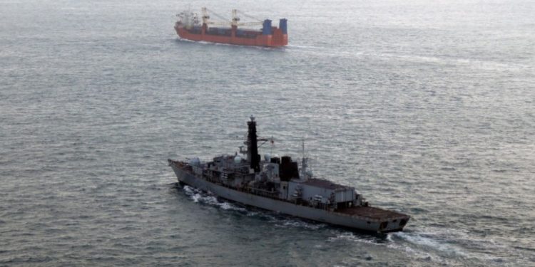 Marina Mbretërore gjurmon një luftanije ruse pranë ujërave britanike