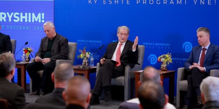 Berisha akuzon Ballukun për vjedhje me energjinë: Shumica shitet në bursën private