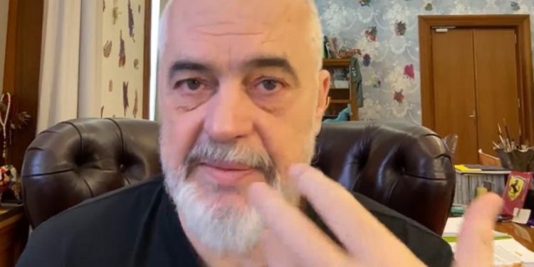 Komentuesi i kujton “verën e florinjtë”/ Rama: Ku e di ti që e kam pirë? S’ke prova, mos shpif