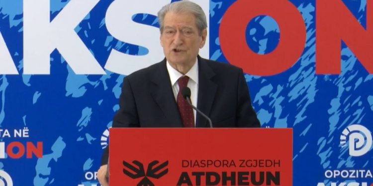 LIVE- Mbyllja e TikTok, Berisha thirrje të rinjve: Më 15 mars përpara Kryeministrisë