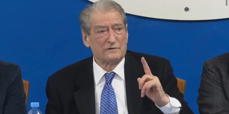 Berisha: PD do të ulet çmimi i energjisë, 7 lekë për qytetarët, 6 për bizneset