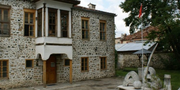 Sot 7 marsi, 138 vite nga hapja e Mësonjëtores së parë Shqipe në Korçë