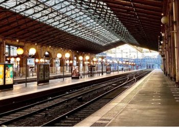 Zbulohet një bombë e Luftës së Dytë Botërore në një stacionin treni në Paris, ndërpriten të gjitha shërbimet hekurudhore