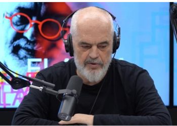 “Të neveritshme sulmet ndaj të rinjve”/ Rama në podcast me “tre petale të trëndafilit socialist”: Nëse të rinjtë kuptojnë se politika bën gjëra të mëdha, në çdo rast ka shpresë