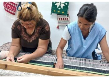 Punishtja artizanale në Elbasan, REL: Dikur pronë e një grupi kriminal, sot sipërmarrje që fuqizon gratë