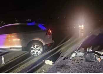 Aksident në Belsh, automjeti përplaset me motorin